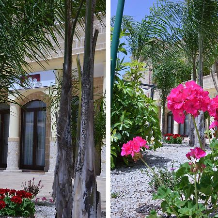 Hotel Villa Leuzzi Salice Salentino Kültér fotó