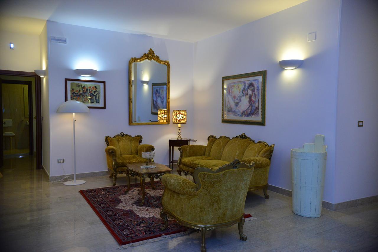 Hotel Villa Leuzzi Salice Salentino Kültér fotó