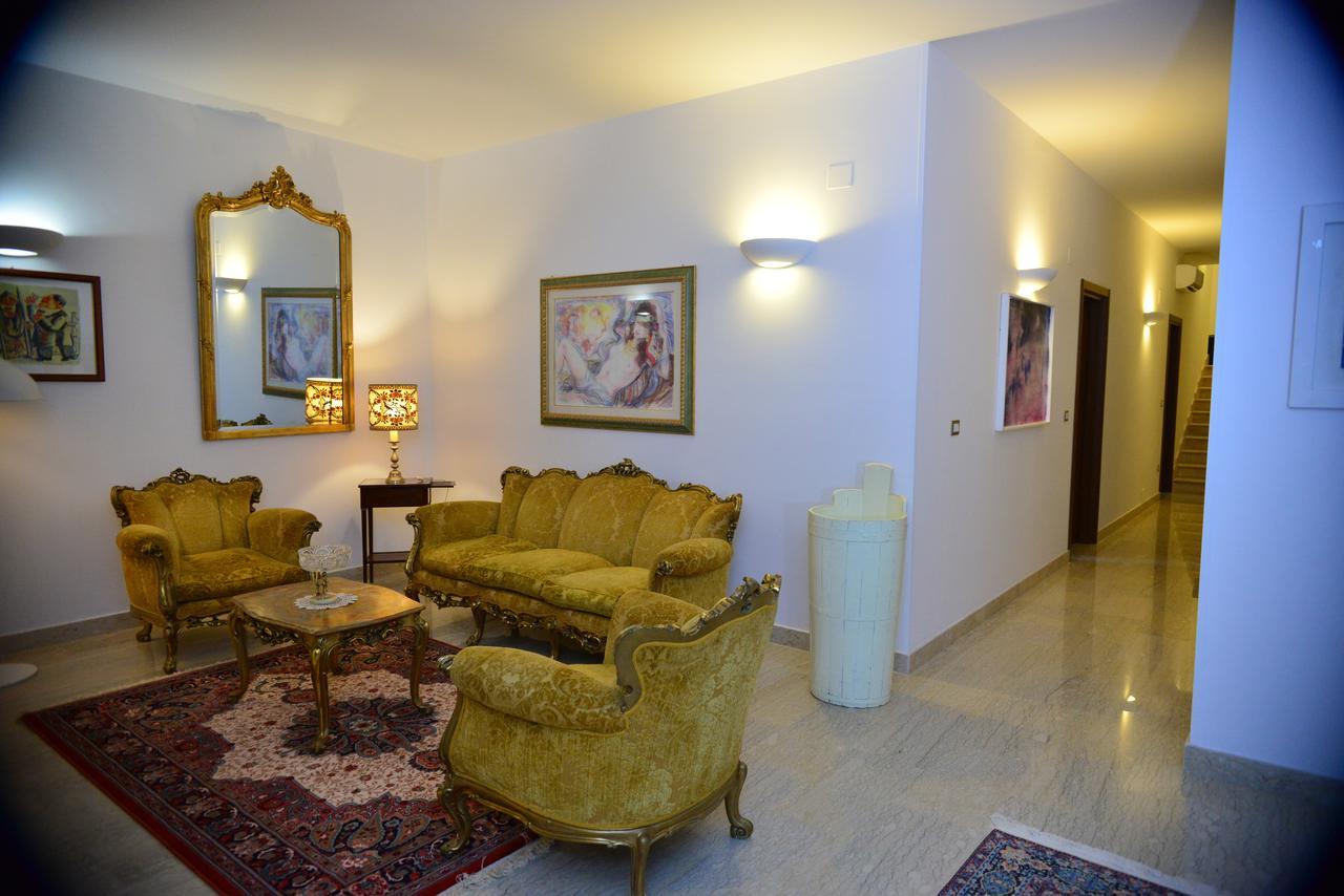 Hotel Villa Leuzzi Salice Salentino Kültér fotó